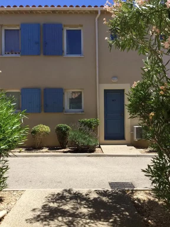 Agréable Gîte Climatisé Dans Résidence Vacances Avec Piscine Chauffée, Situé Dans Le Village de Mouriès, Au Cœur Des Alpil...