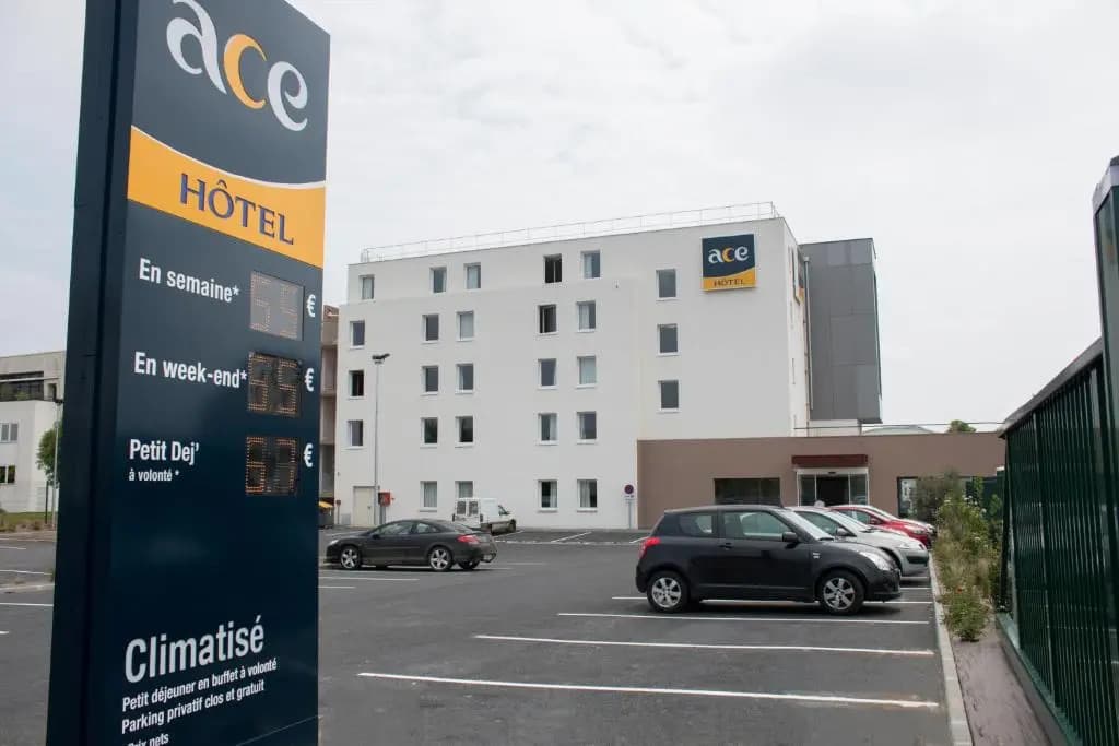 ACE Hôtel Caen Nord Mémorial - Photo 1