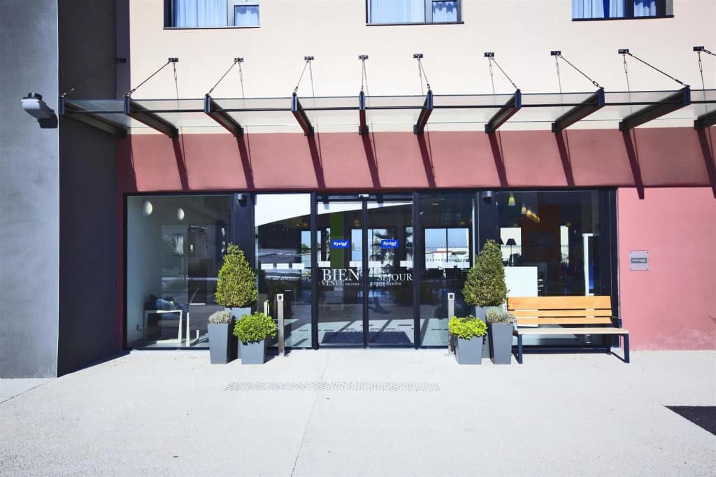 Holiday Inn Express Marseille Airport by IHG - Photo 1