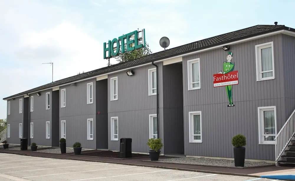 Fasthotel Laval - Photo 1