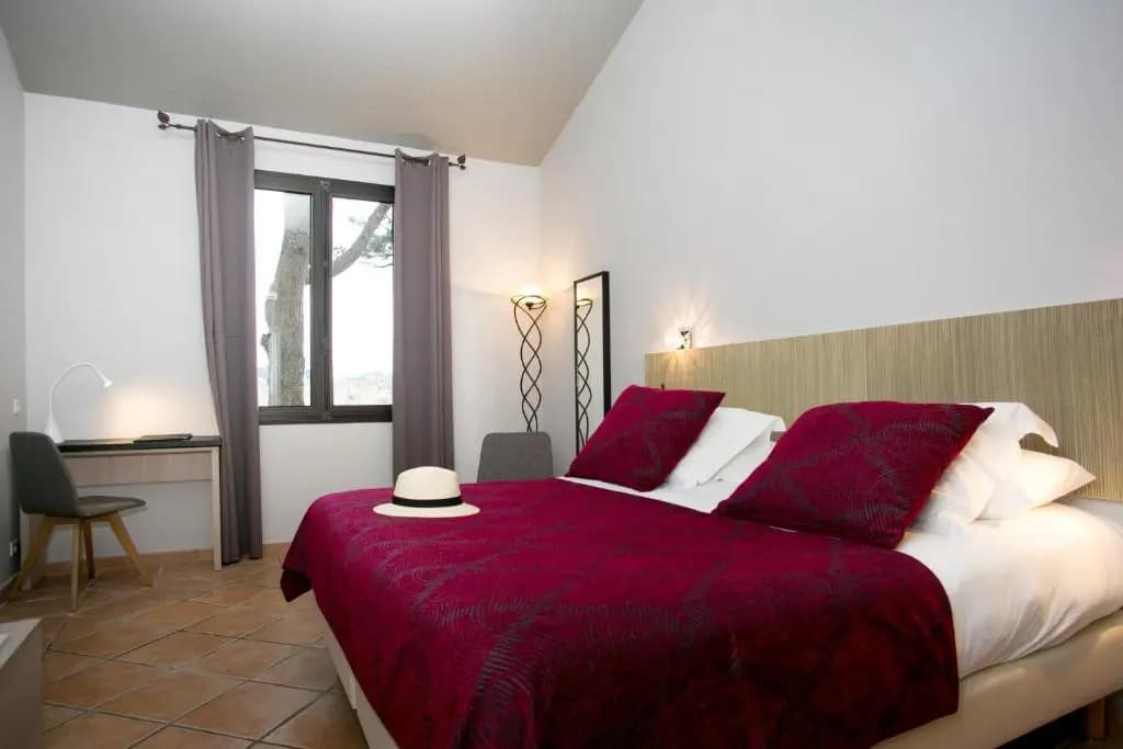 Le Relais des trois Mas - Photo 1