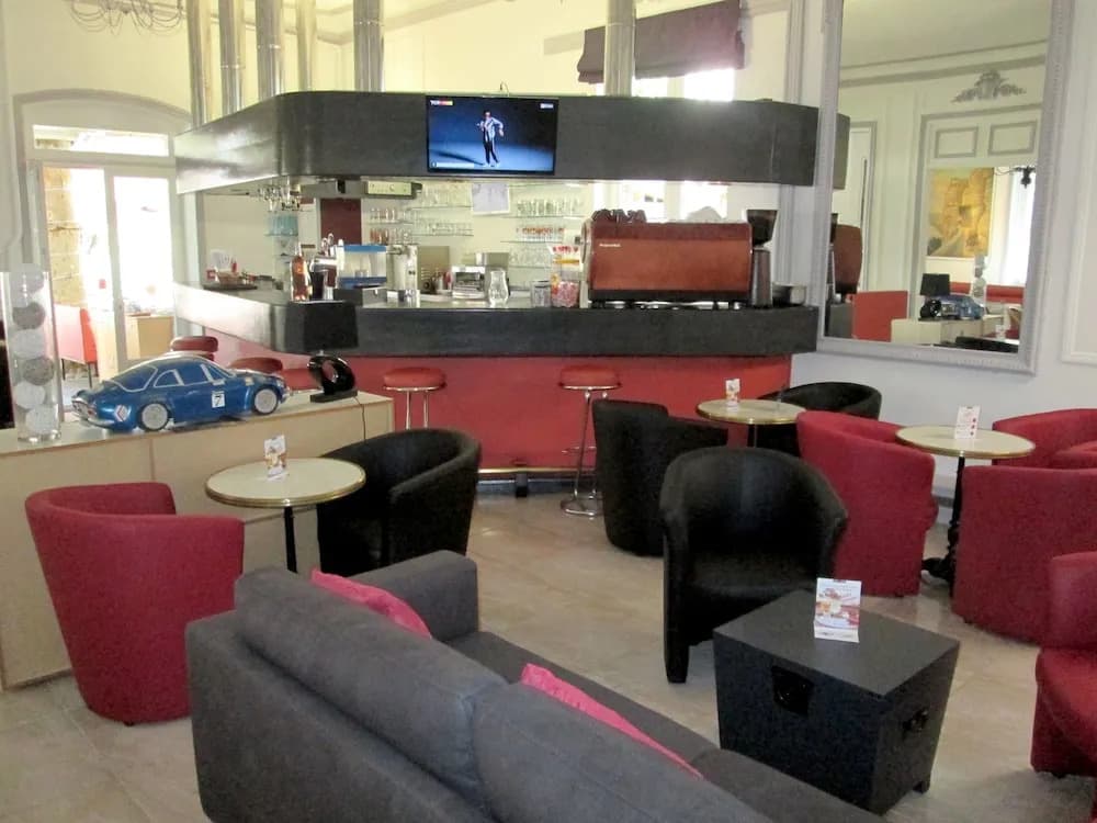 Logis Hotel Theodore - Photo 1