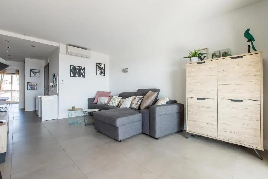 Admire Panoramic Ocean Views Through Walls of Windows - Photo 1