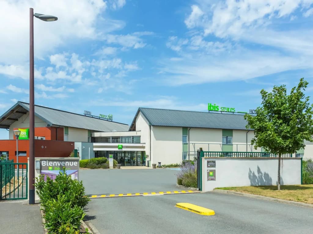 ibis Styles Bourges - Photo 1
