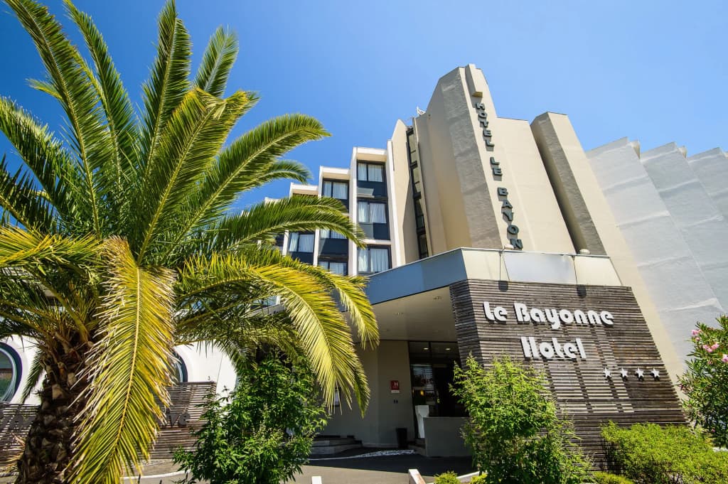Hotel Le Bayonne - Photo 1