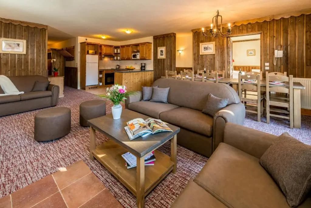 Chalet Altitude - Photo 1