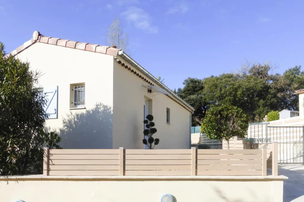 Nice Holiday Home With Private Terrace, Arpaillargues-et-aureillac - Photo 1