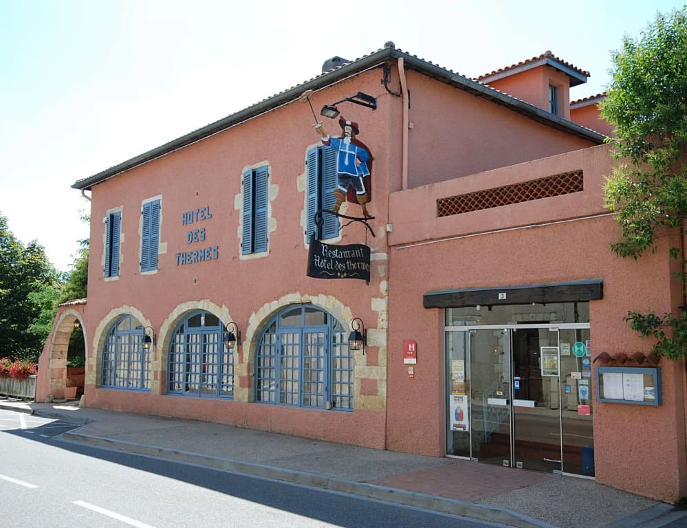 Hotel Restaurant des Thermes - Photo 1