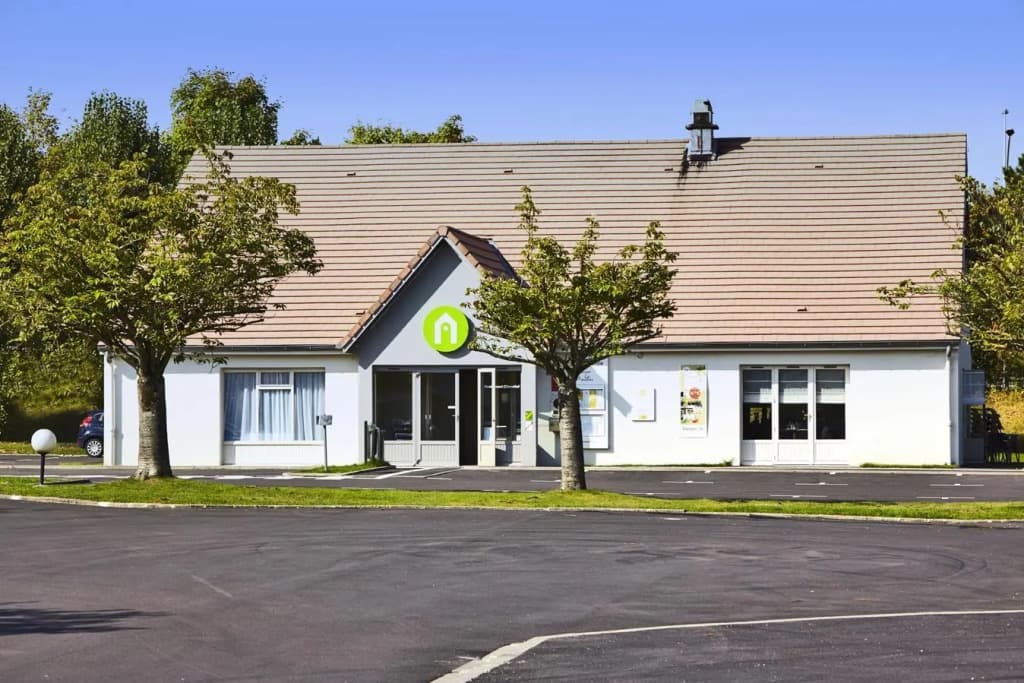 Hotel Campanile Auxerre - Monéteau - Photo 1