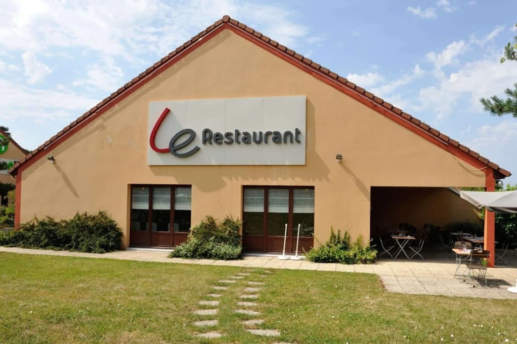 Campanile Moulins - Avermes - Photo 1