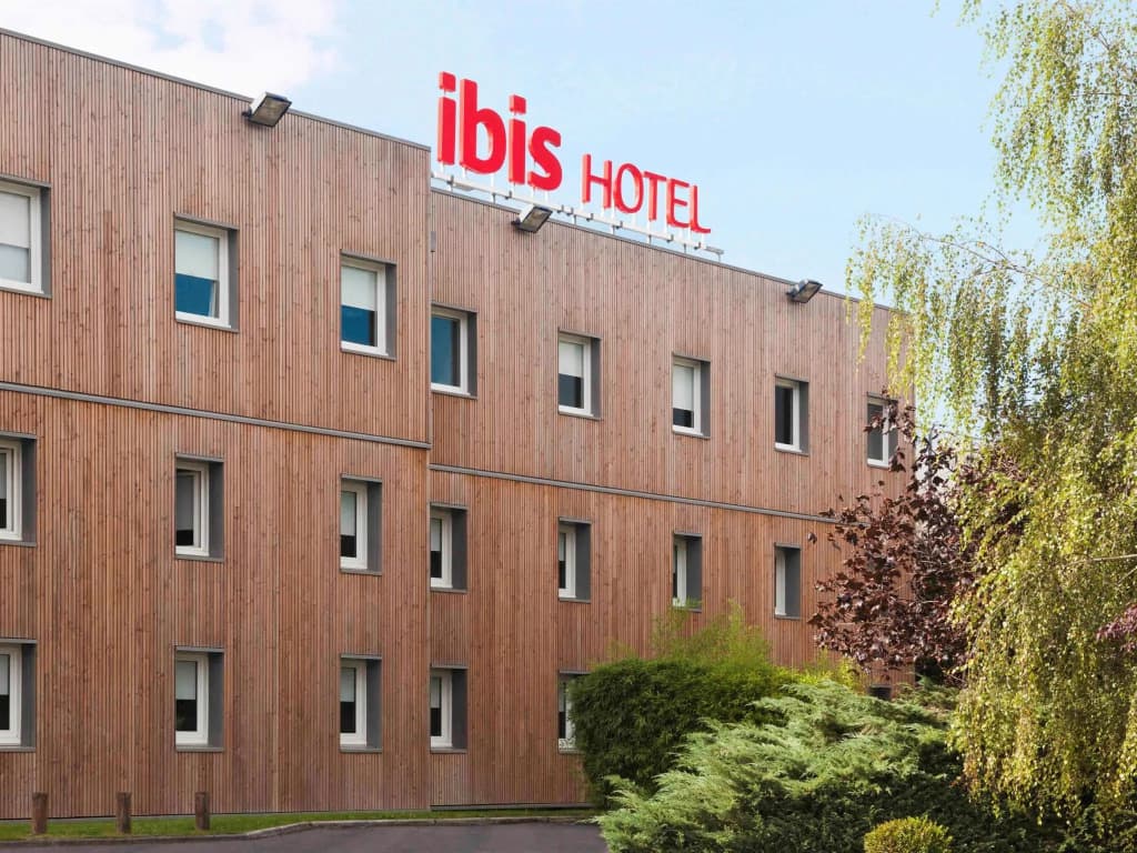 Hotel ibis Nemours - Photo 1