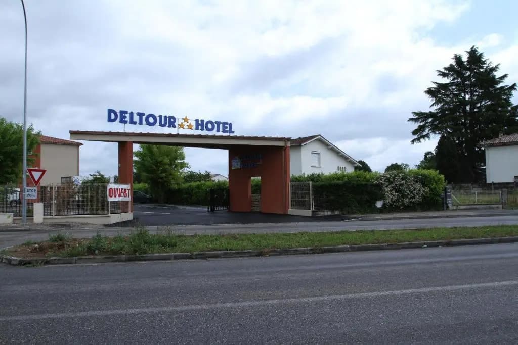 Brit Hotel Confort Villeneuve Sur Lot - Photo 1