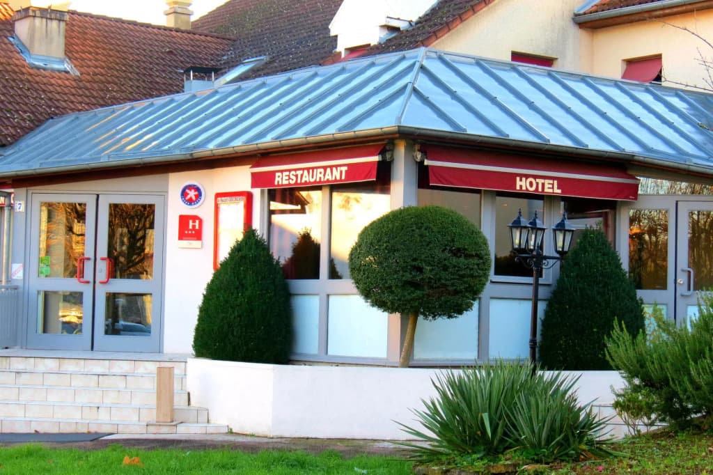 Kyriad Nuits-Saint-Georges - Photo 1