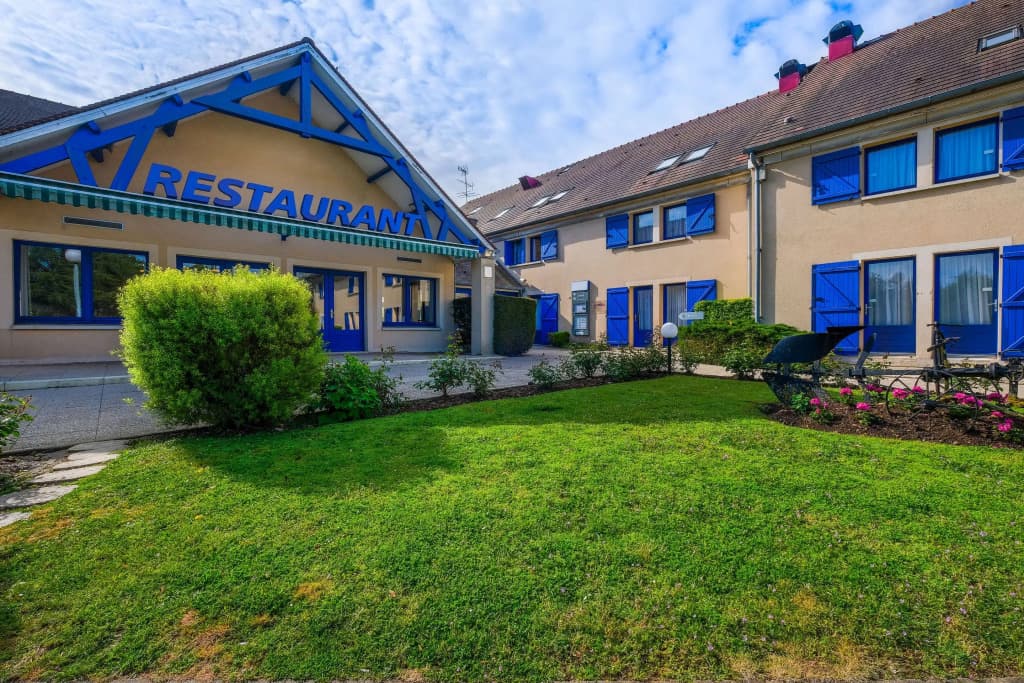 Comfort Hotel Etampes - Photo 1