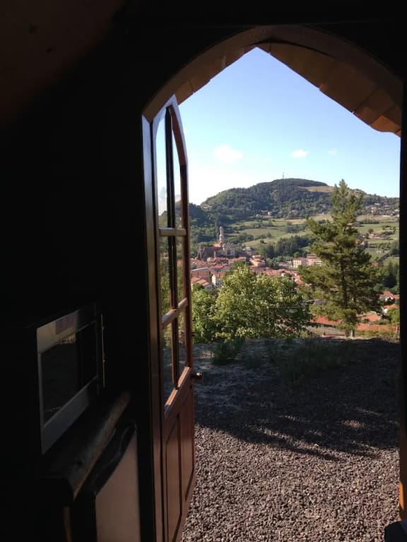 La Colline aux Cabanes - Photo 1