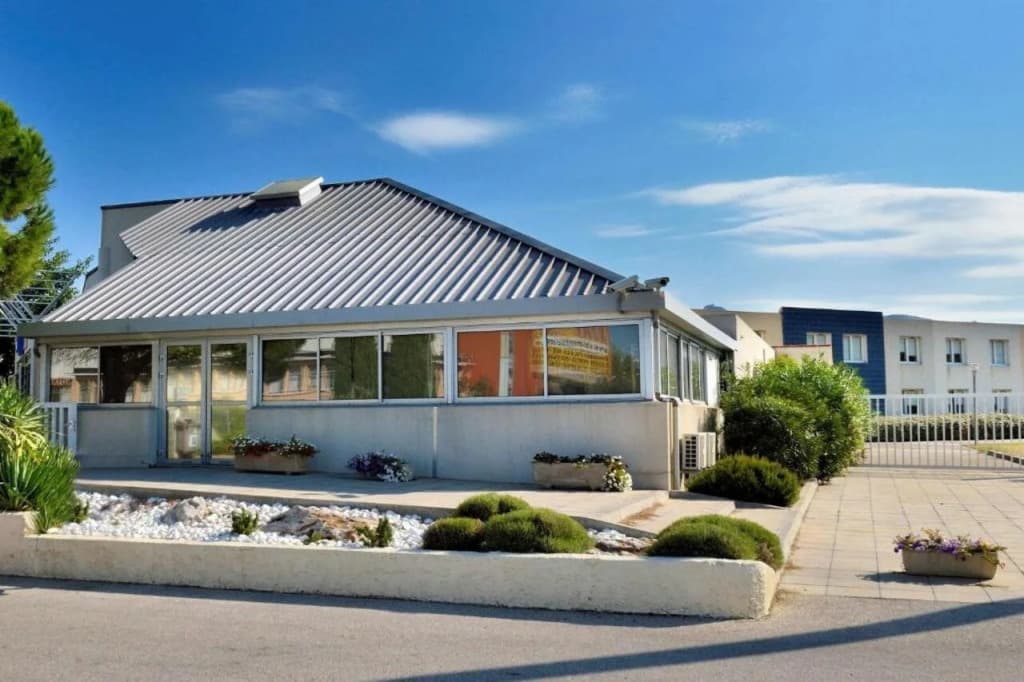 ibis budget Aubagne Les Paluds Agora - Photo 1