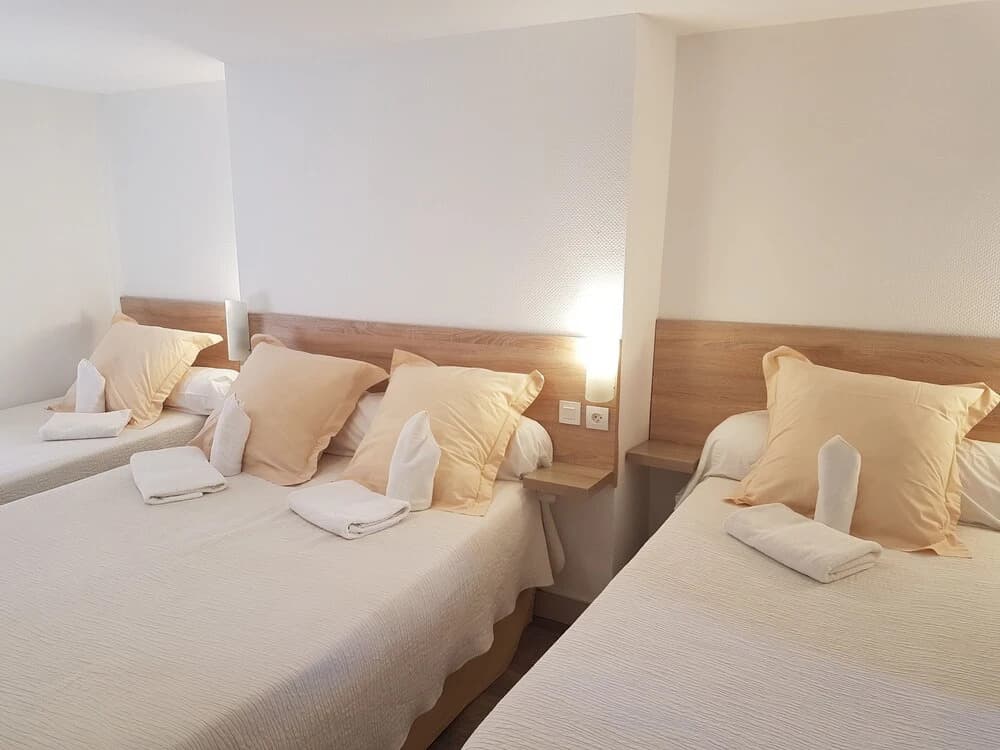 Hotel Restaurant Henri IV - Photo 1