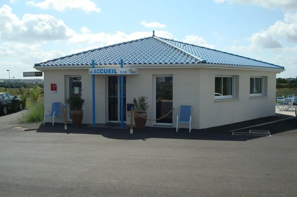 Brit Hotel Confort Azur Cholet Nord - Photo 1