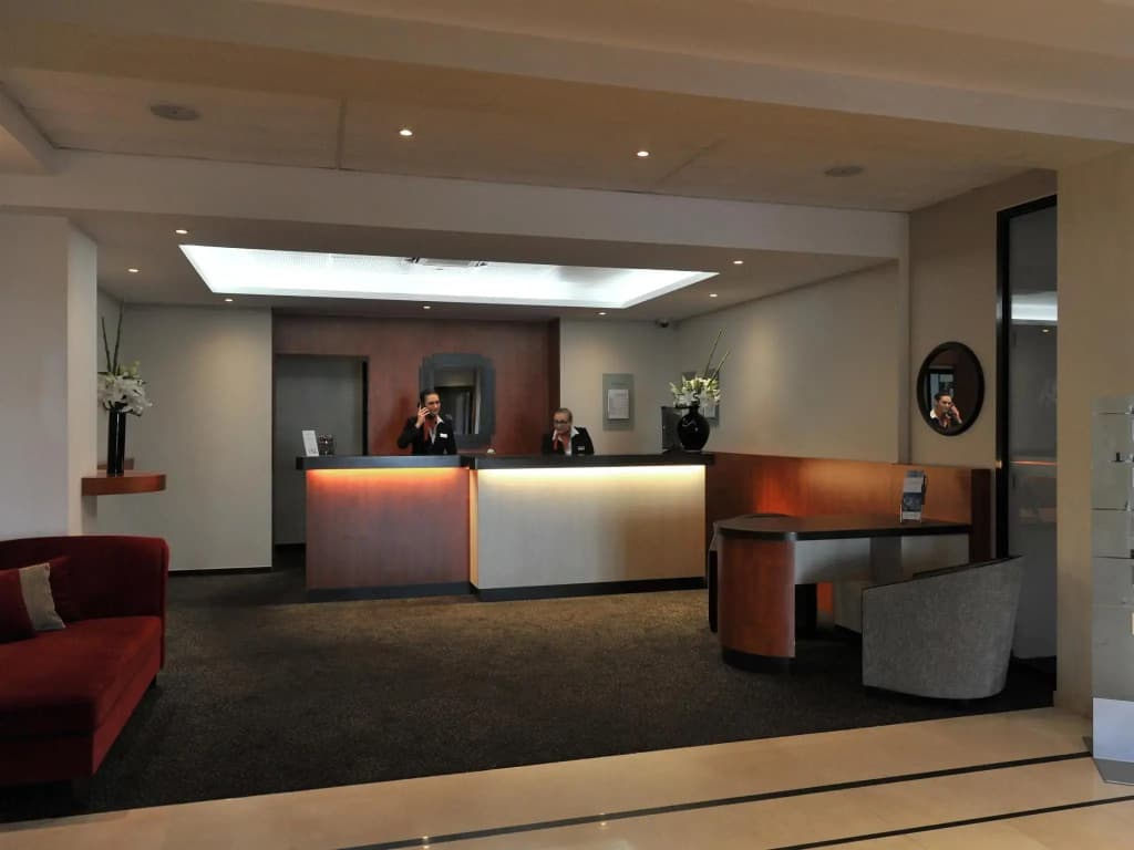 Mercure Maurepas Saint Quentin - Photo 1