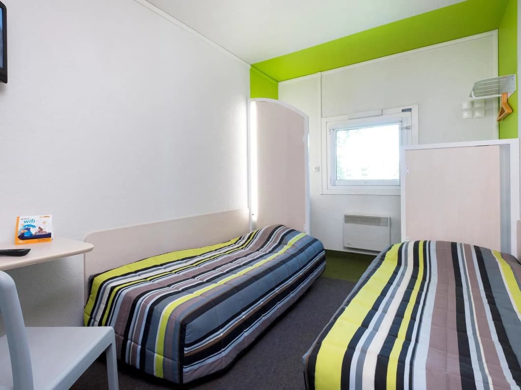 hotelF1 Cholet - Photo 1