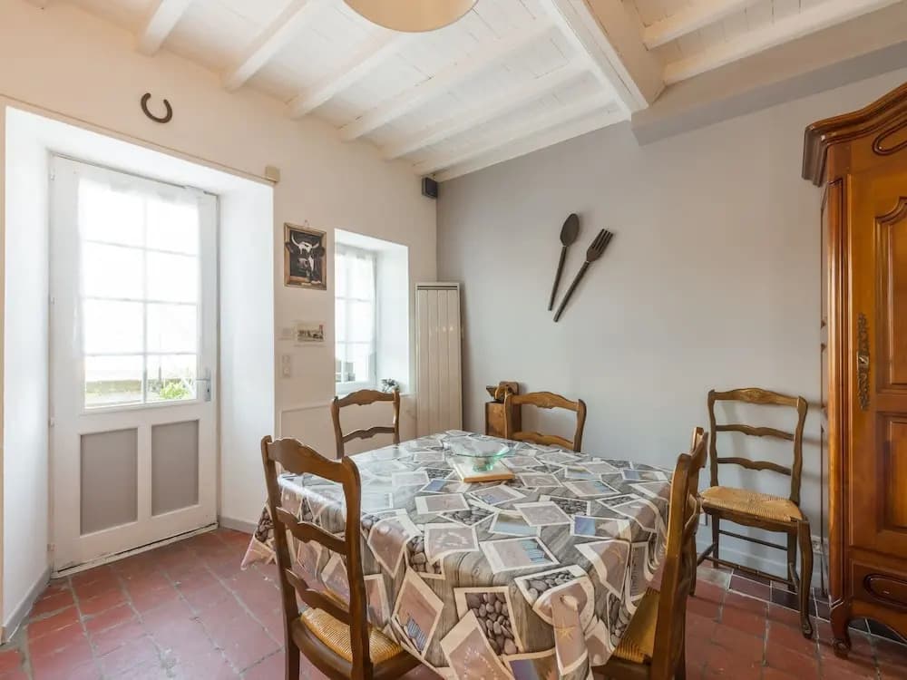 Simplistic Holiday Home in St-Laurent-sur-Mer with Terrace - Photo 1