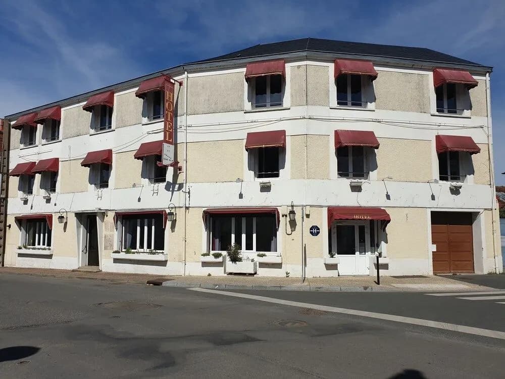 Hôtel Le Saint Amand - Photo 1