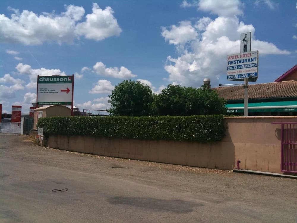 Artel Hotel - Photo 1