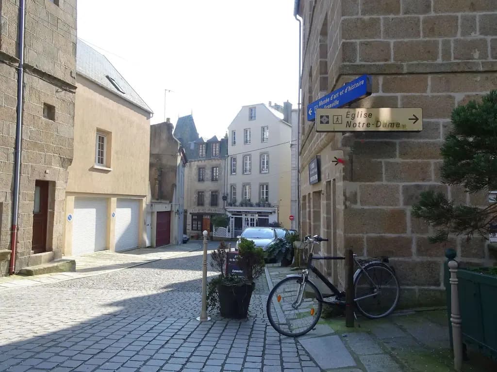 Modern House not far From Mont Saint-michel - Photo 1