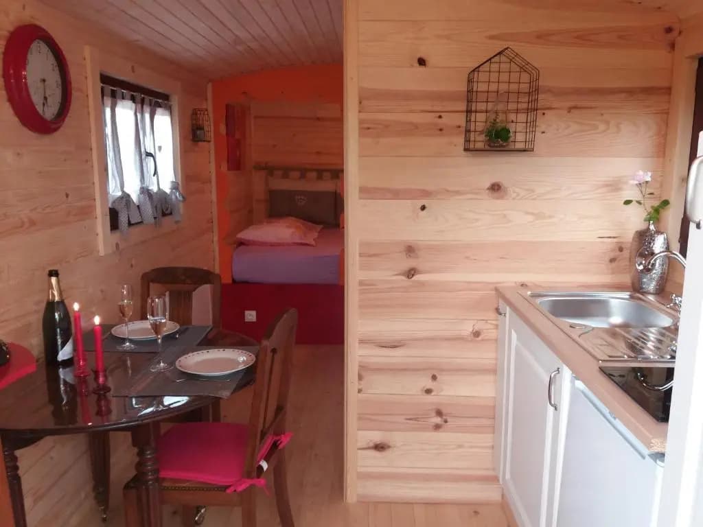 roulotte du domaine des Chevrettes - Photo 1
