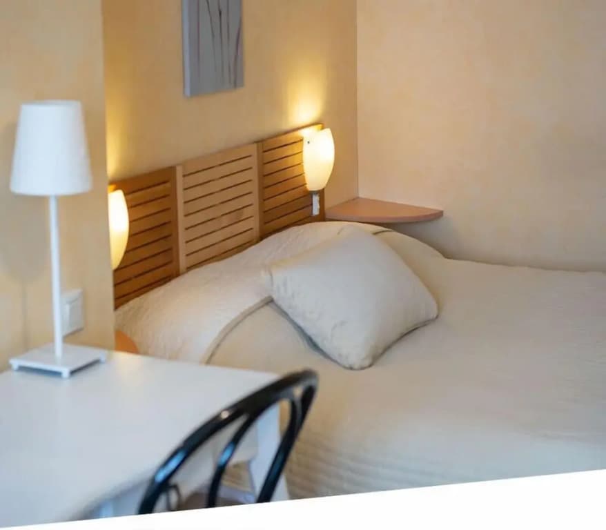 Hotel Le Marais Restaurant Caillebotte - Photo 1