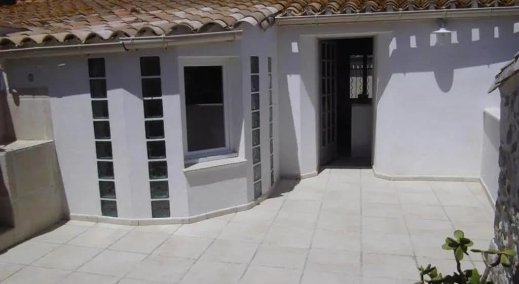 Manor Norbert - Photo 1