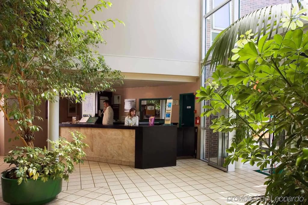 ibis Styles Evry Lisses - Photo 1