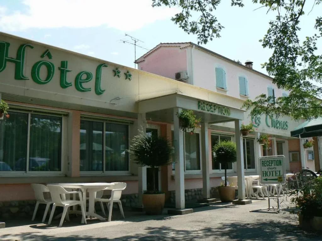 Hotel Les Chenes - Photo 1