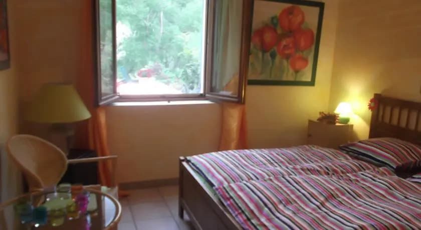 La Serenade - Photo 1