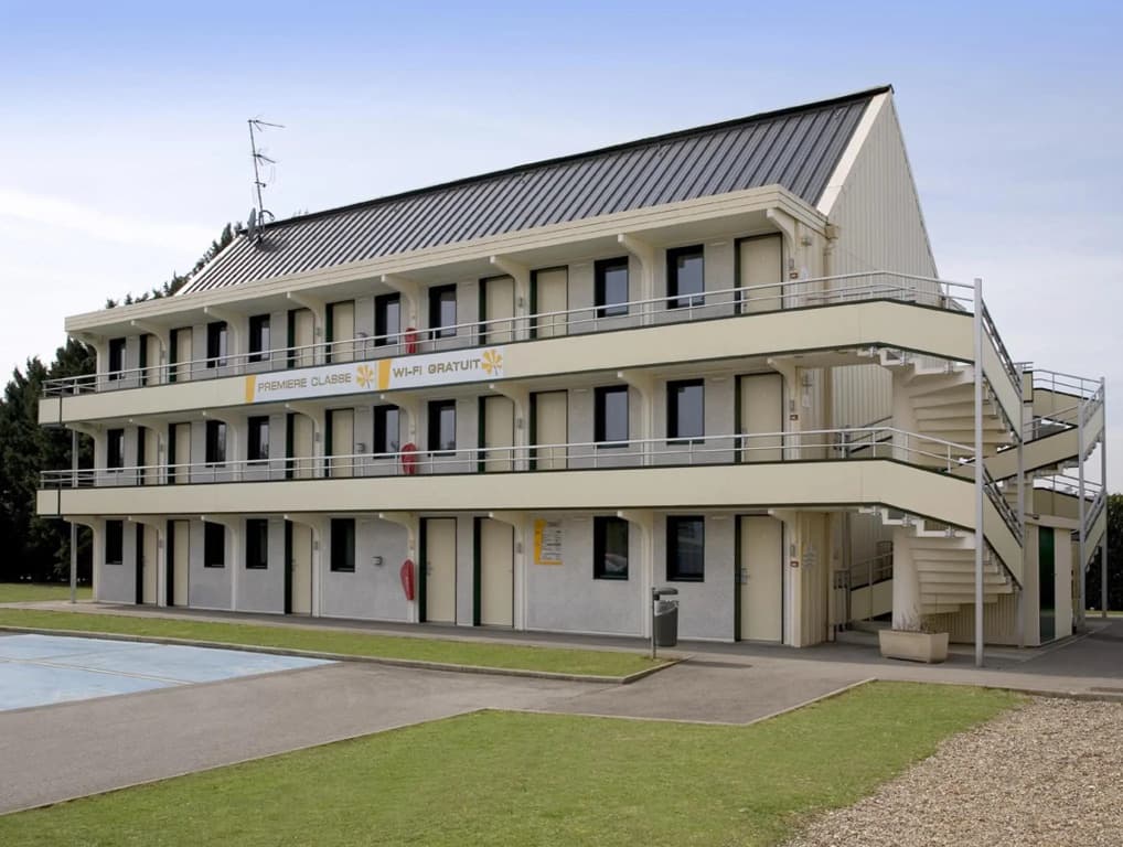 Première Classe Amiens Est - Glisy - Photo 1