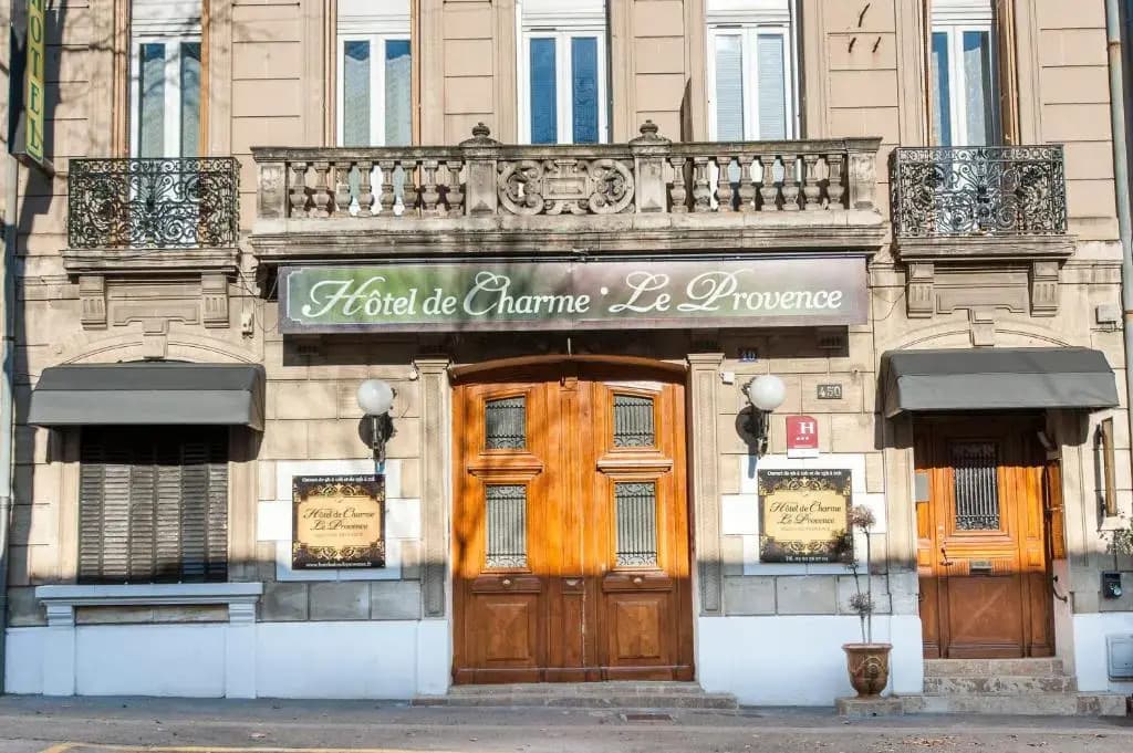 Hôtel De Charme Le Provence - Photo 1