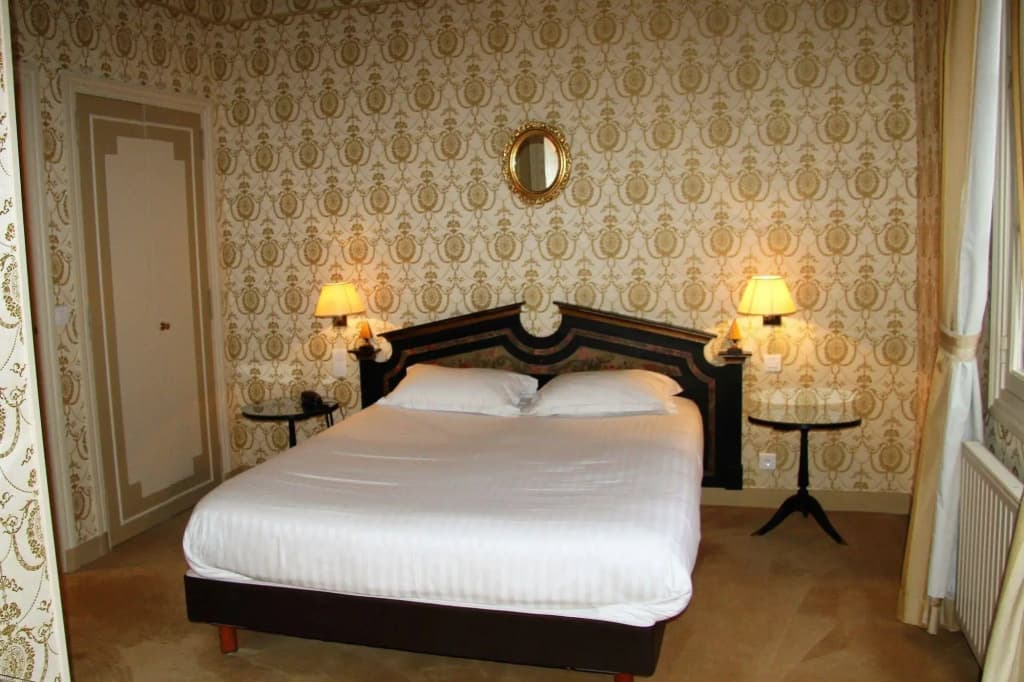 Hotel Le Regent - Photo 1