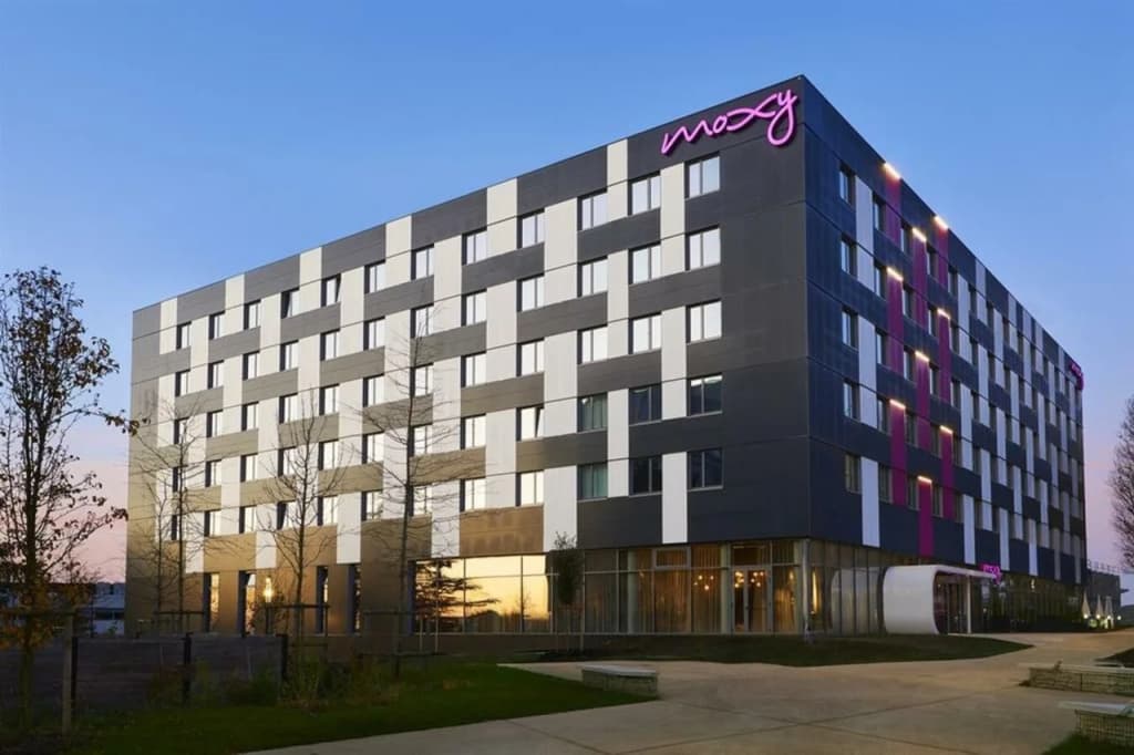 Moxy Paris Charles de Gaulle Airport - Photo 1