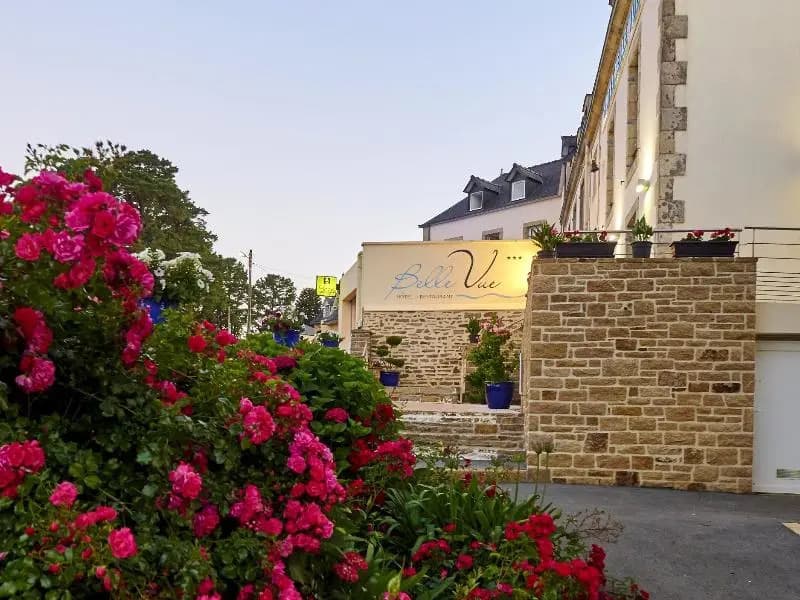 Logis Hotel Belle Vue - Photo 1