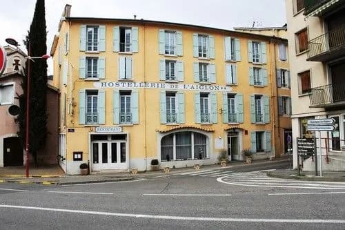 Hôstellerie de l'Aiglon - Photo 1