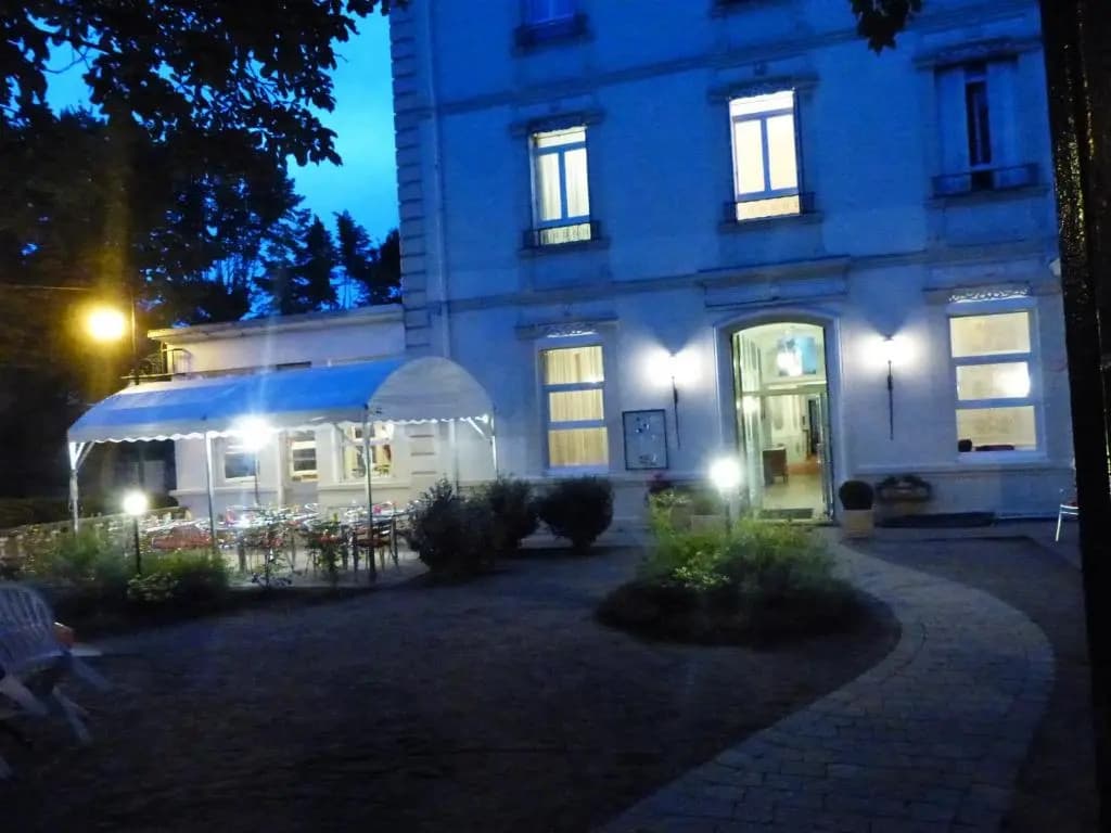 Hôtel des Thermes - Photo 1