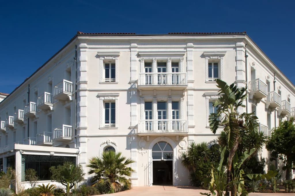 Grand Hotel Des Sablettes Plage, Curio Collection By Hilton - Photo 1