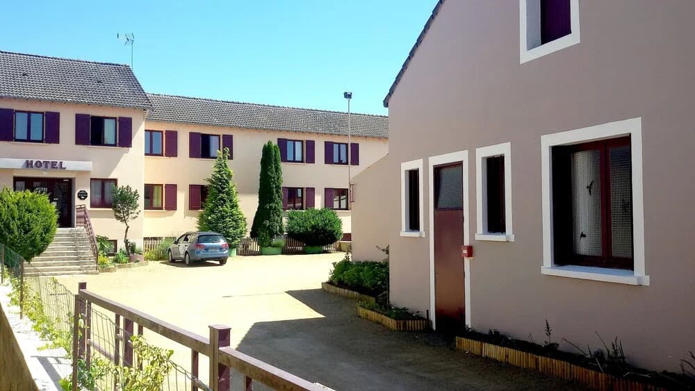 Hotel Le Merle Blanc - Photo 1