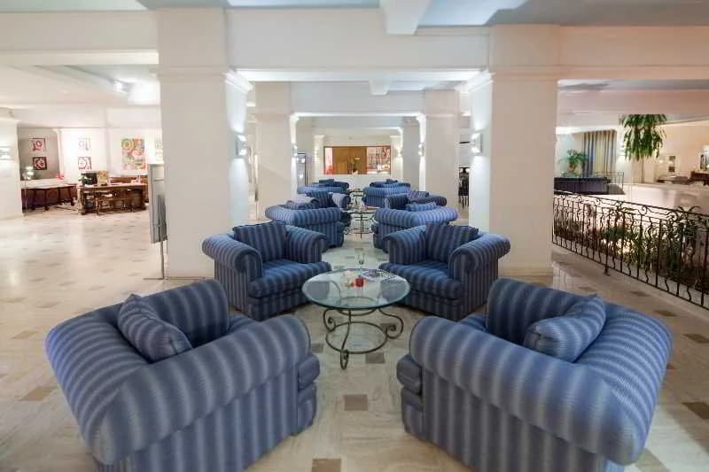 Mas d’Artigny Hotel & Spa - Photo 1