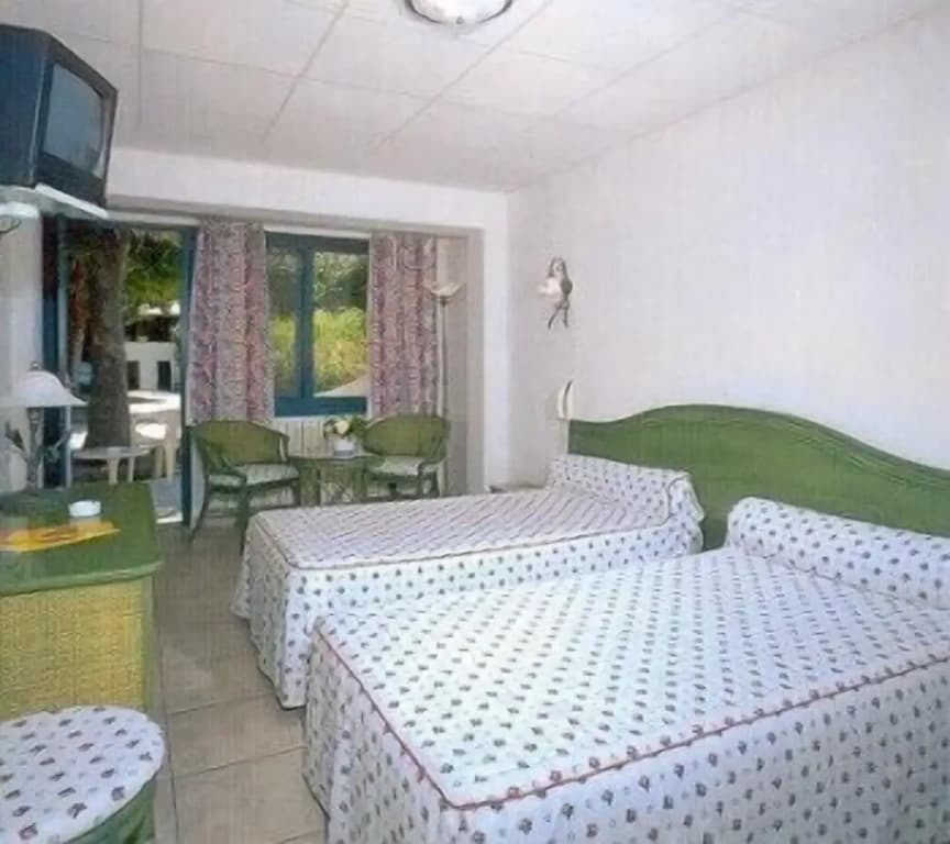 Hôtel Restaurant Robinson - Photo 1