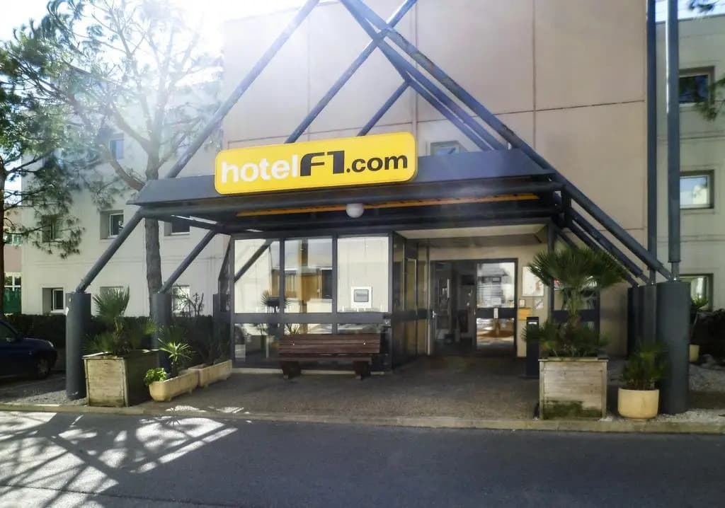 hotelF1 Aulnay le Blanc Mesnil Garonor A3 - Photo 1