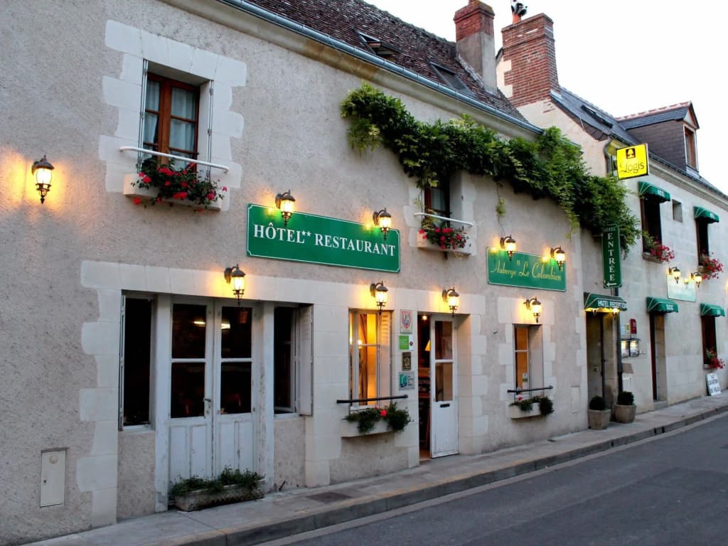 Auberge Le Colombien - Hôtel Restaurant - Photo 1