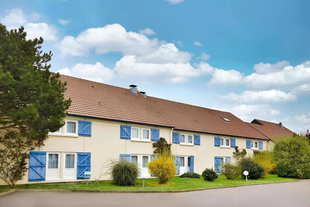 Sure Hotel by Best Western Plaisir - Photo 1