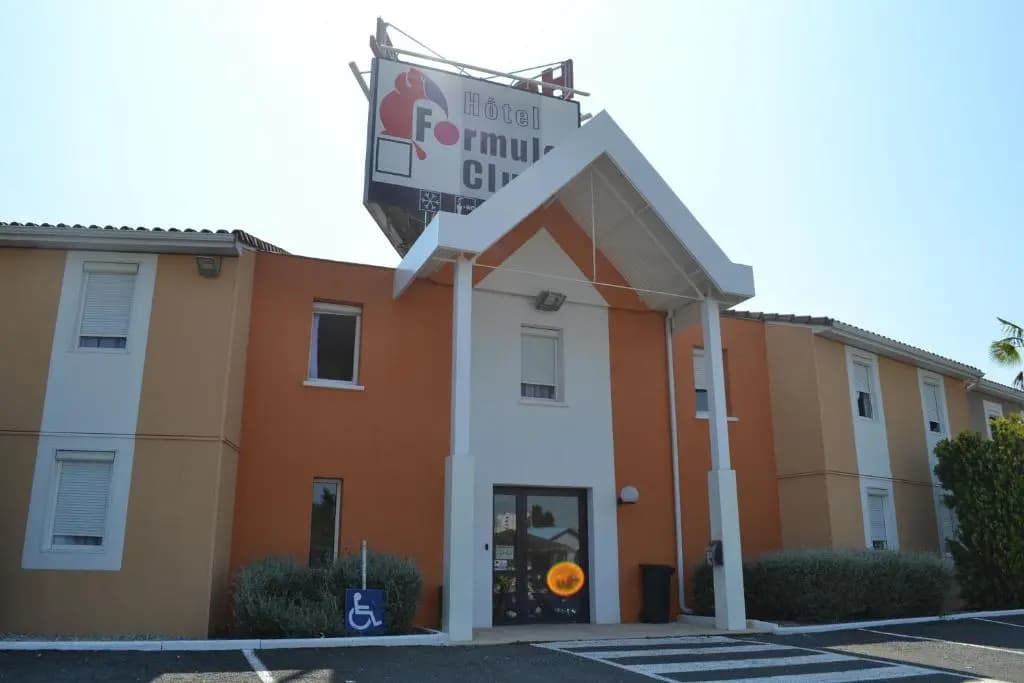 Hotel Formule Club Bordeaux Cenon - Photo 1
