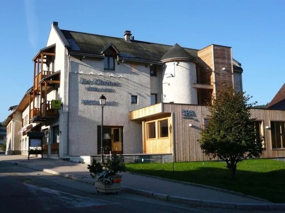 Hôtel et SPA Les Clarines - Photo 1